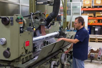 Cylindrical- and surface grinding & superfinishing 10 Cylindrical- and surface grinding & superfinishing 10